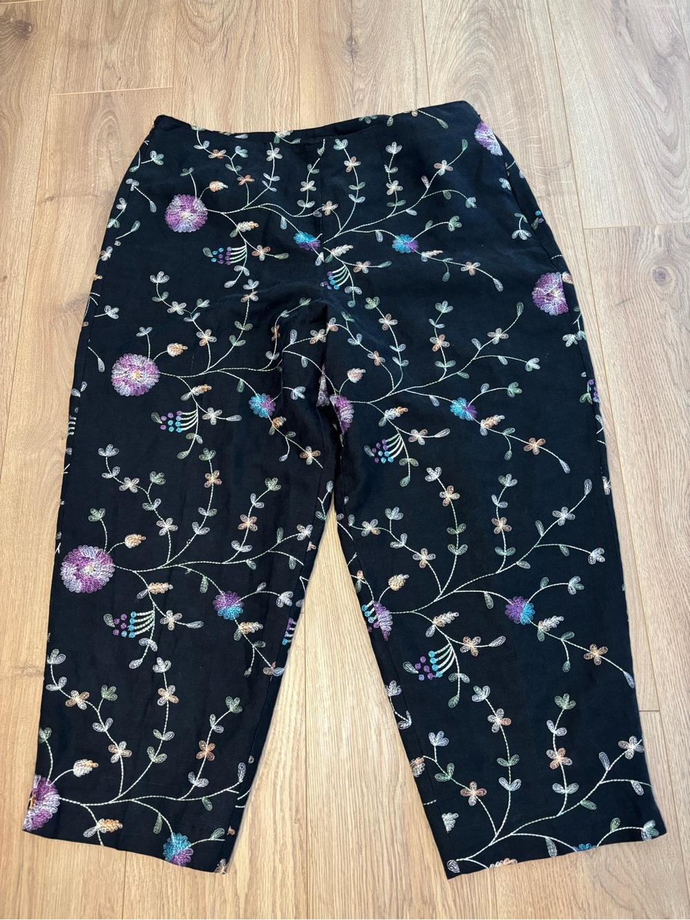 Silkland Woman Black Floral Embroidered Silk Linen Cropped Pants size 20W
